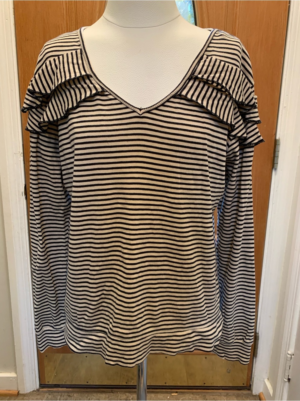 Kate Quinn XL Ruffle top